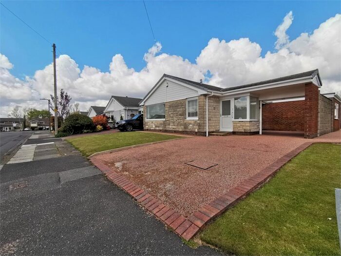 3 Bedroom Detached Bungalow To Rent In Bloomfield Drive, Bury, BL9