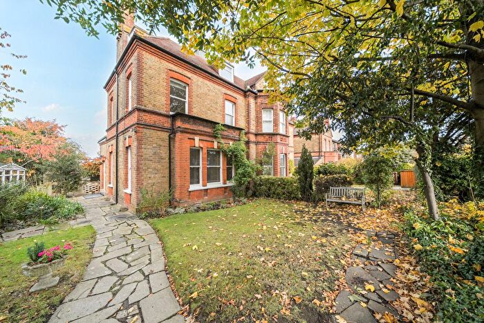 3 Bedroom Detached House For Sale In The Park, Sidcup, DA14