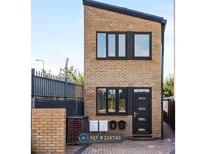2 Bedroom Semi-Detached House To Rent In Rosebank Way, London, W3