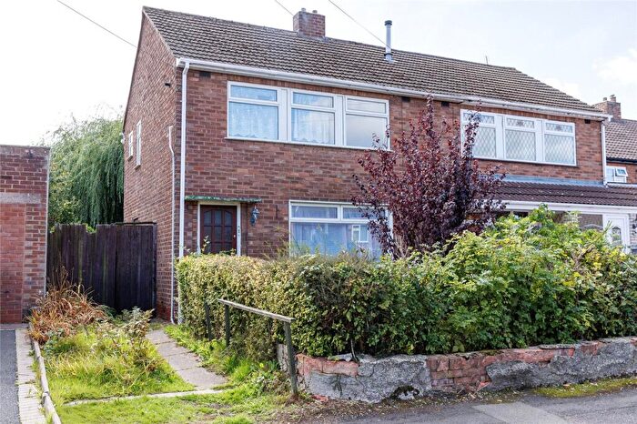 3 Bedroom Semi Detached House For Sale In Wheatcroft Close, Halesowen, West Midlands, B62