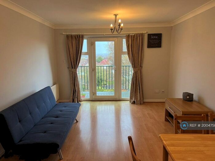 1 Bedroom Flat To Rent In Kensington Heights, Harrow, HA1