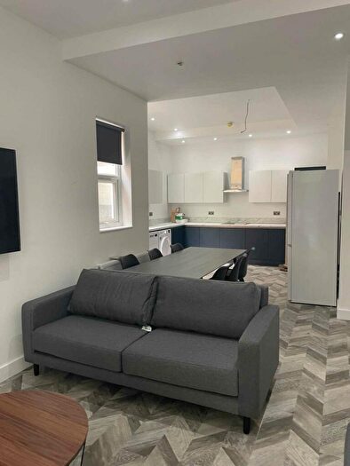 6 Bedroom Terraced House To Rent In Albion Road, Fallowfield, M14