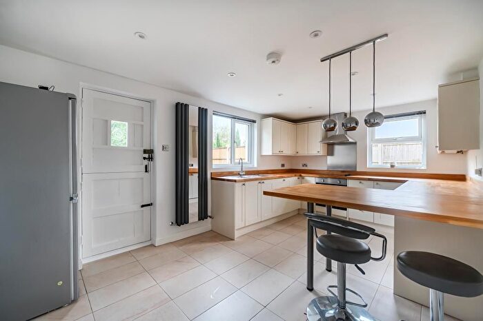 2 Bedroom Cottage For Sale In Henley-On-Thames, Oxfordshire, RG9