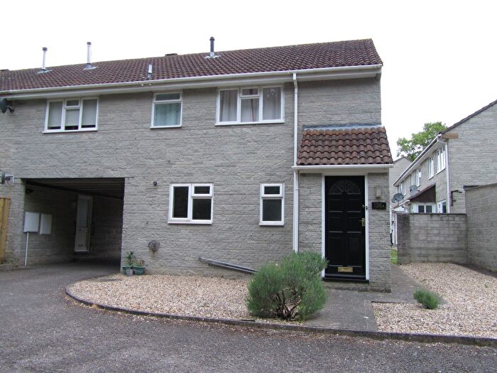 2 Bedroom Flat To Rent In Brookland Road, Langport, Somerset, TA10