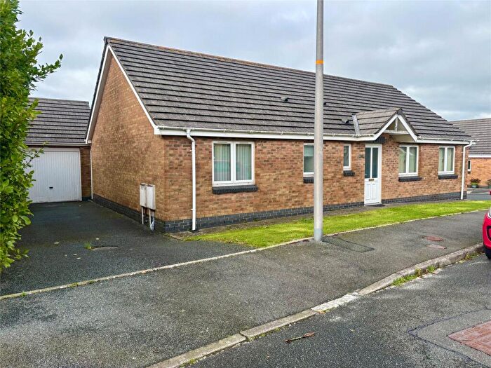 3 Bedroom Bungalow For Sale In Skomer Drive, Milford Haven, Pembrokeshire, SA73