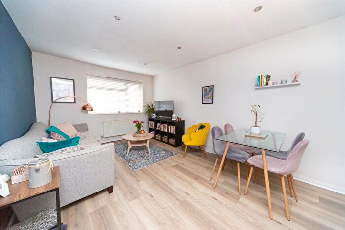 2 Bedroom Apartment For Sale In Clarendon Road, Penylan, Cardiff, CF23