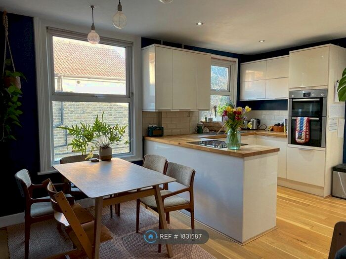3 Bedroom Maisonette To Rent In Mount Pleasant Road, London, SE13