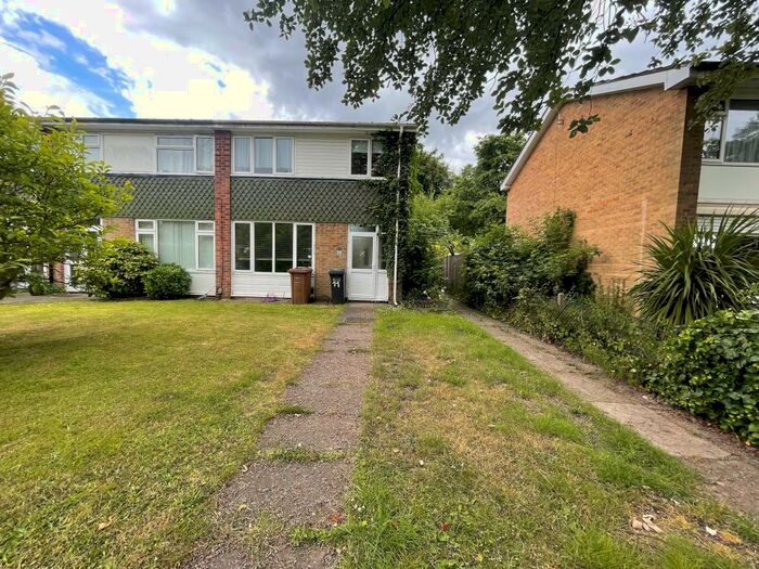 3 Bedroom Semi-Detached House To Rent In Walsgrave Drive, Solihull, B92