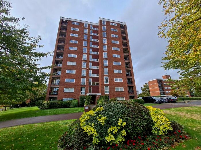 2 Bedroom Flat To Rent In Green Vale, Ealing, London, W5