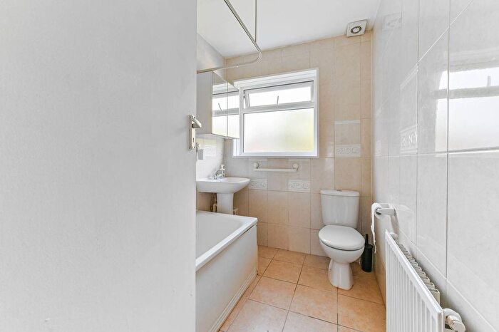 3 Bedroom Terraced House To Rent In Kimberley Road, Selhurst, Croydon, CR0