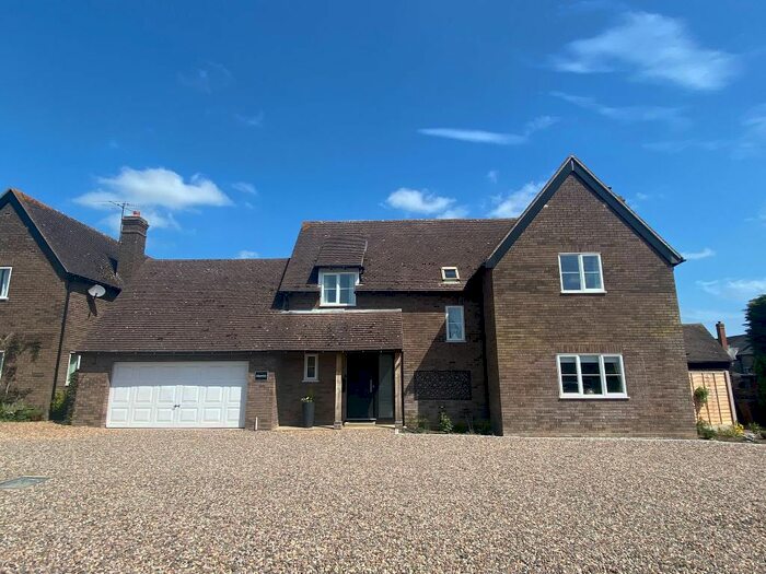 4 Bedroom Detached House For Sale In Long Hyde Road, South Littleton, WR11