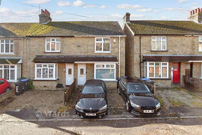 2 Bedroom End Of Terrace House For Sale In Poplar Road, Broadstairs, Kent, CT10