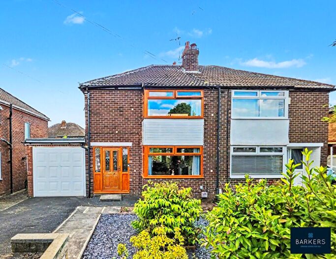 3 Bedroom Semi-Detached House For Sale In Kingsley Crescent, Birkenshaw, BD11