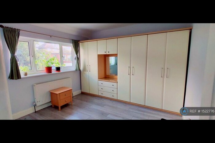 2 Bedroom Maisonette To Rent In Victoria Court, Wembley, HA9