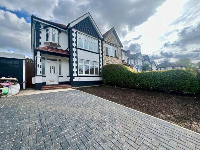 3 Bedroom Semi-Detached House To Rent In Kingsway, Wembley, HA9