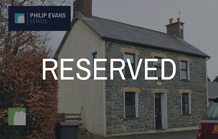 4 Bedroom Farmhouse To Rent In Brynarian Farmhouse, Cross Inn, SY23