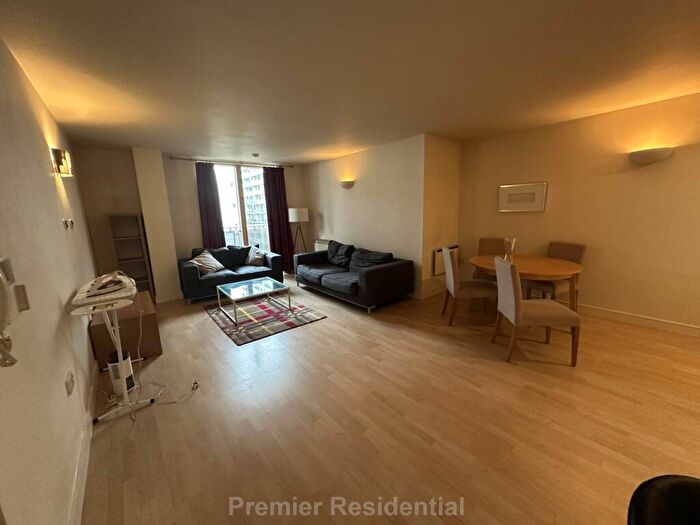 2 Bedroom Apartment To Rent In The Bridge, Manchester, M3
