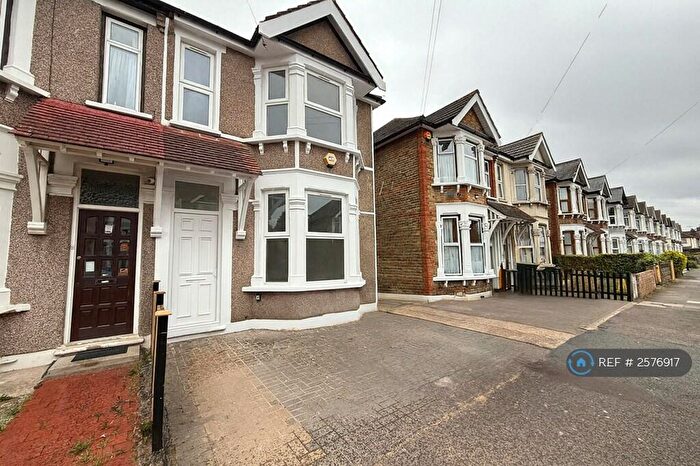 3 Bedroom Semi-Detached House To Rent In Mitcham Road, Ilford, IG3