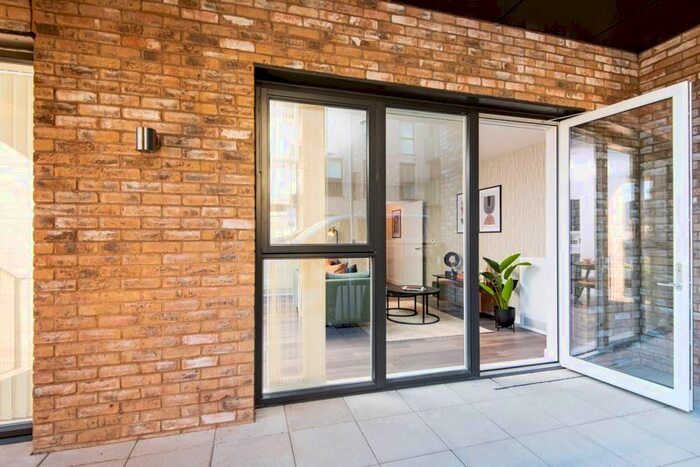 2 Bedroom Flat To Rent In Rally Building, South Grove, Walthamstow E17
