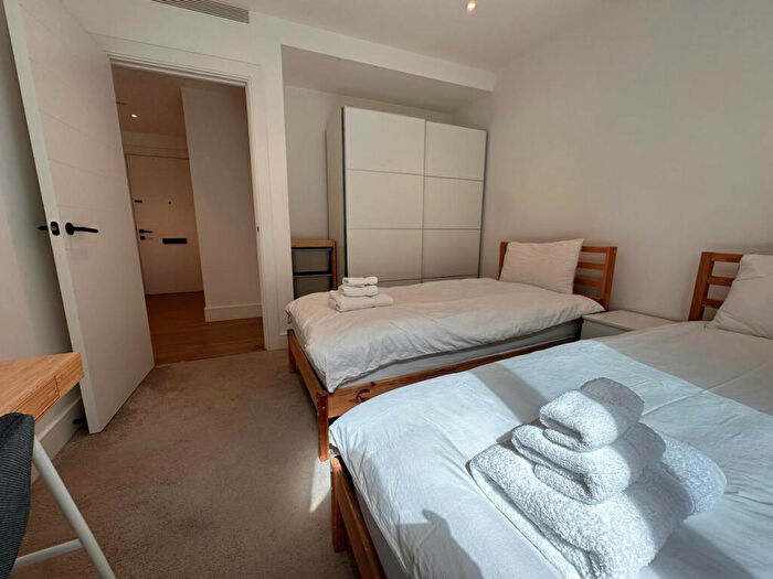 2 Bedroom Apartment To Rent In Radley House, Palmer Road, SW11