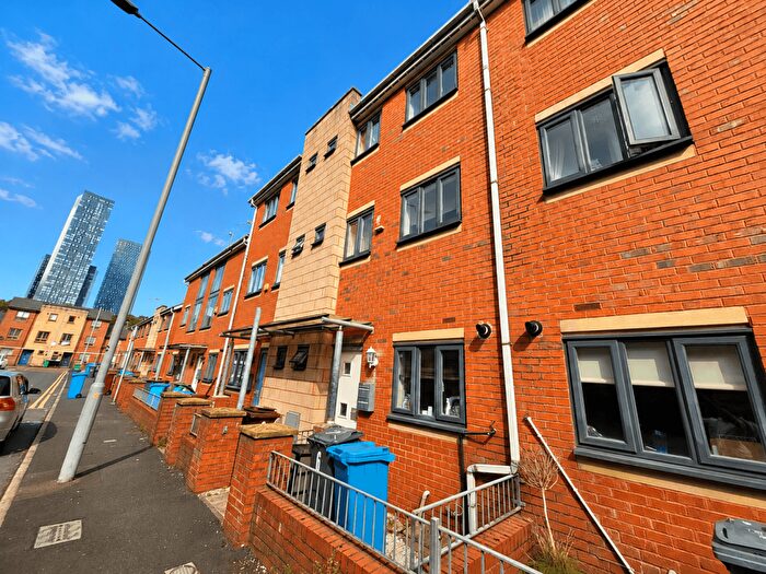 4 Bedroom Town House To Rent In New Welcome Street, Hulme, Manchester, M15