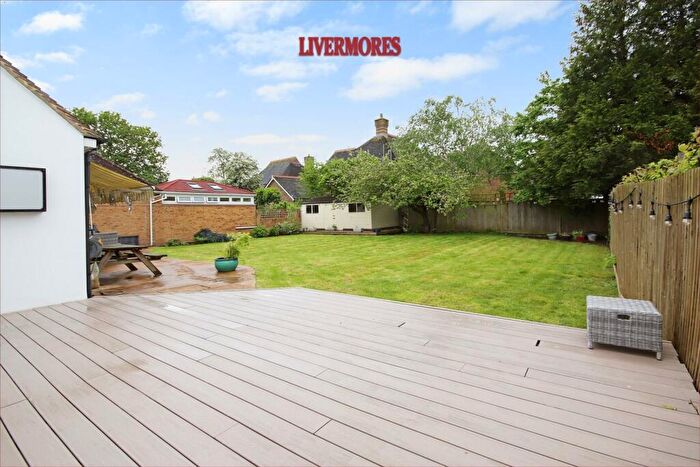 4 Bedroom Detached House For Sale In Main Road, Hextable, Swanley, BR8