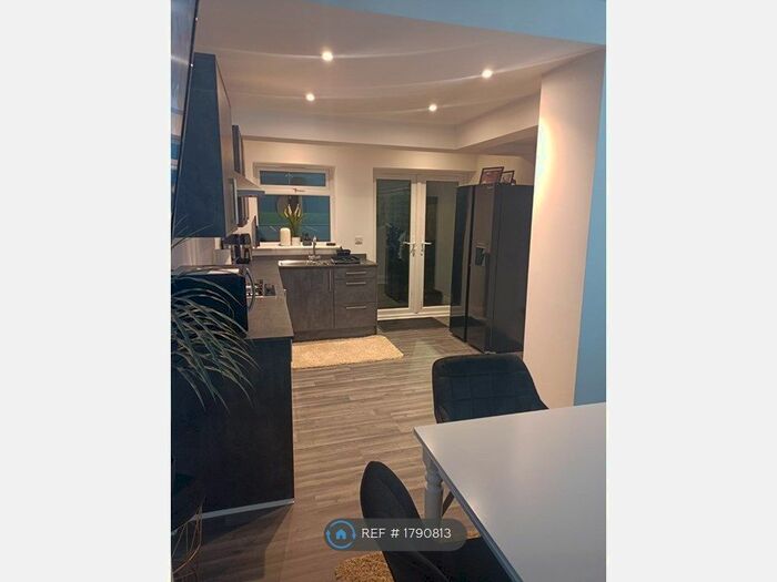 3 Bedroom Semi-Detached House To Rent In Sandringham Road, Redcar, TS10