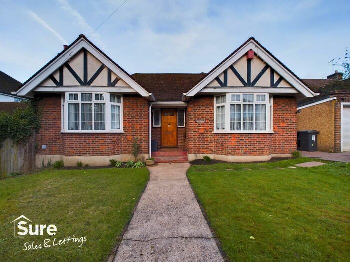 2 Bedroom Bungalow To Rent In Felden Lane, Felden, Hemel Hempstead, Hertfordshire, HP3