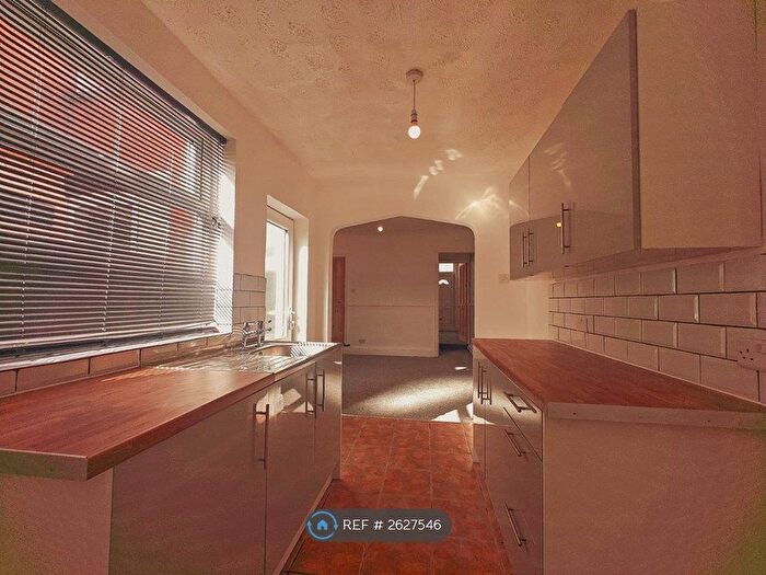 2 Bedroom Terraced House To Rent In Logan St, Nottingham, NG6