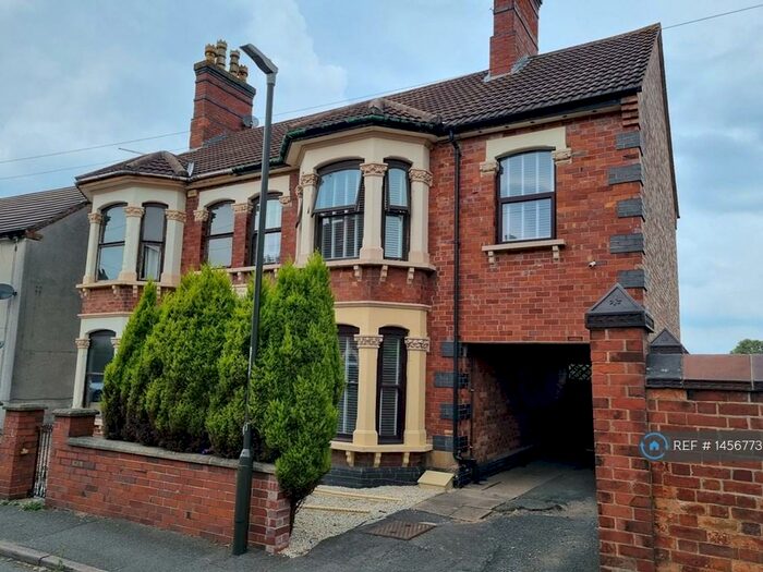 4 Bedroom Semi-Detached House To Rent In Regent Street, Church Gresley, Swadlincote, DE11