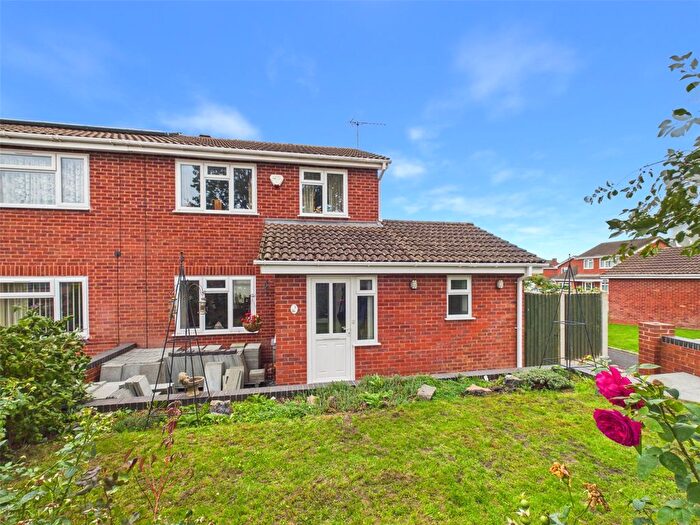 3 Bedroom Semi-Detached House For Sale In Swallow Close, Worcester, Worcestershire, WR5