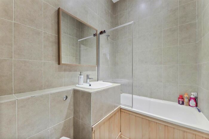 2 Bedroom Flat To Rent In Tottenhall Road, London, N13