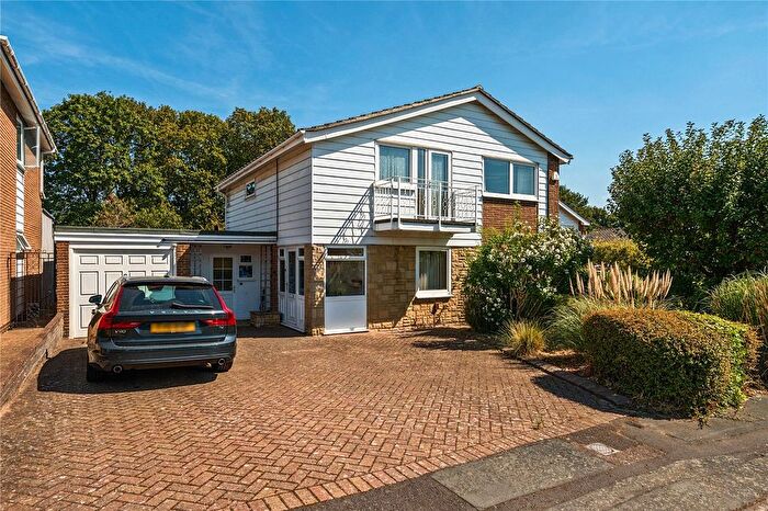 4 Bedroom Detached House For Sale In Hatchgate Gardens, Burnham, Slough, SL1