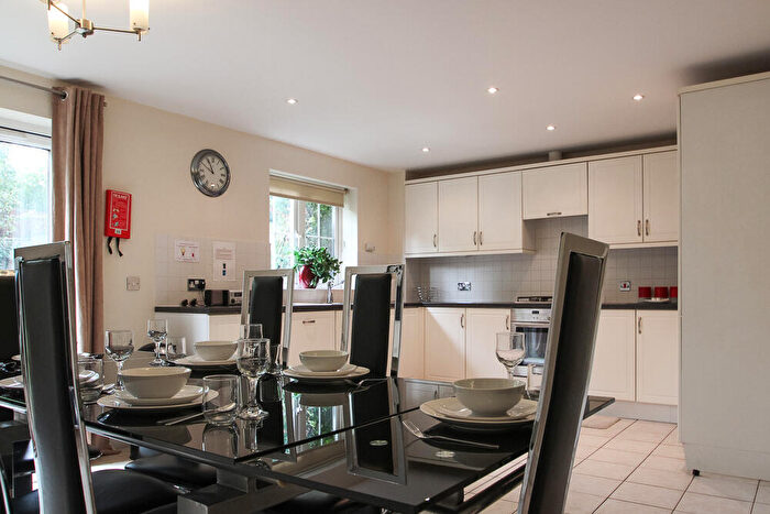 4 Bedroom Town House To Rent In Darwin Place, Bracknell, Berkshire, RG12