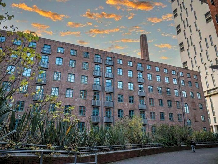 3 Bedroom Apartment To Rent In Chorlton Mill, M1