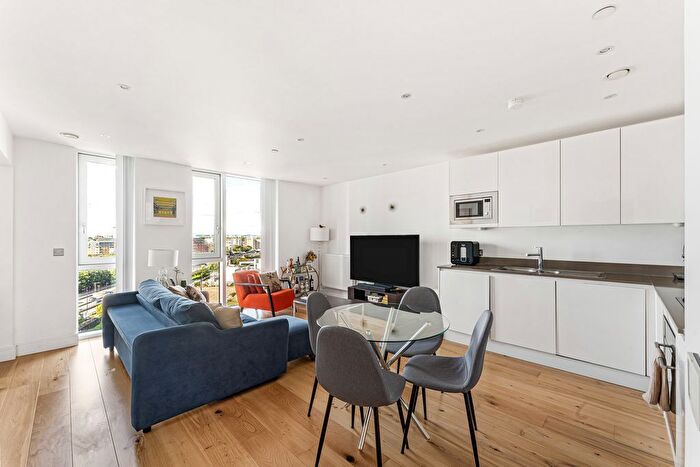 1 Bedroom Flat For Sale In High Street, London, E15