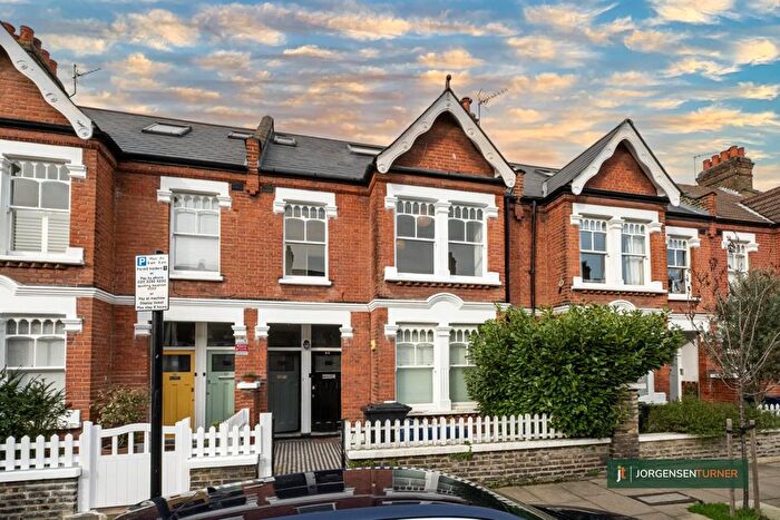 3 Bedroom Maisonette For Sale In Jeddo Road, Shepherds Bush, W12