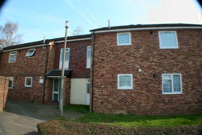 2 Bedroom Apartment To Rent In Luton Road, Chatham, ME4