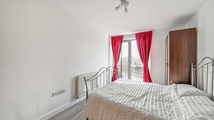 1 Bedroom Flat For Sale In Highbridge Road, Barking, IG11