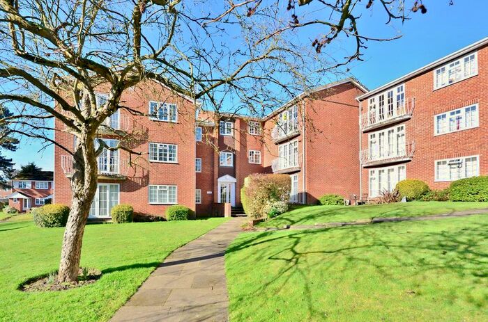 2 Bedroom Flat To Rent In Belgrave Manor, Woking GU22