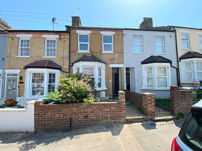 2 Bedroom Terraced House To Rent In Poplar Mount, Belvedere, DA17