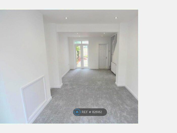 3 Bedroom Terraced House To Rent In Priory Road, Southampton, SO17