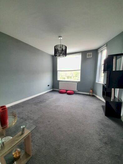 2 Bedroom Flat To Rent In Colney Hatch Lane, Muswell Hill, N10
