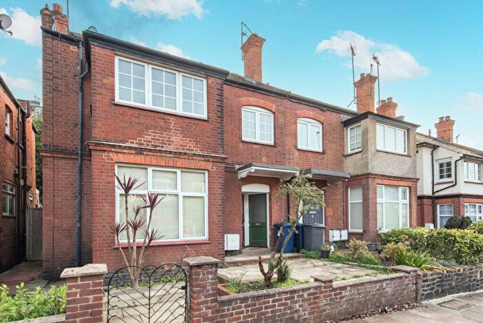 2 Bedroom Flat To Rent In Birley Road, Whetstone, London, N20