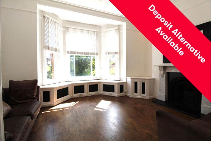 2 Bedroom Apartment To Rent In Station Road, Barnet, Hertfordshire, EN5