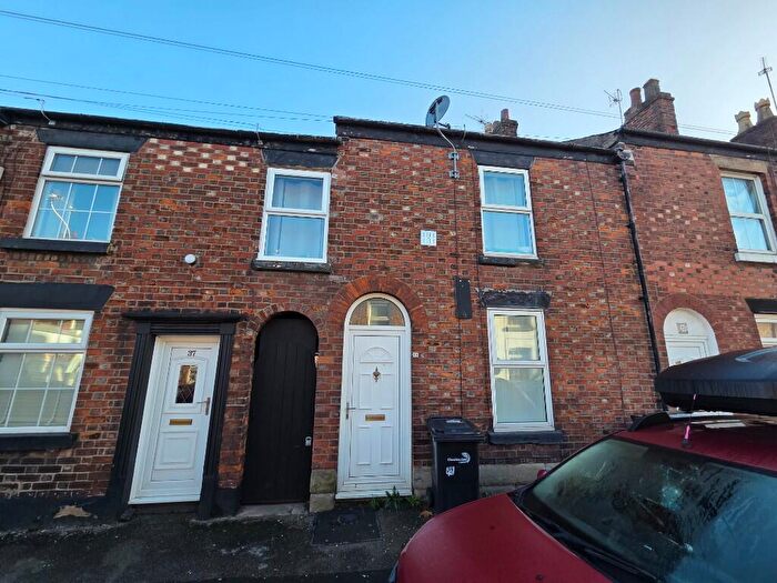 4 Bedroom Terraced House For Sale In Garden Street, Macclesfield, Cheshire, SK10