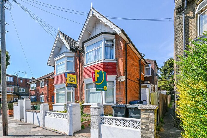 1 Bedroom Flat To Rent In Carlyle Road, Ealing, London, W5