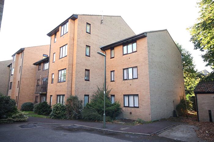 Studio To Rent In The Rowans, Woking, GU22