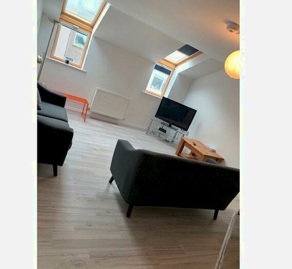 2 Bedroom Property To Rent In Sutherland Road, Coach House, PL4