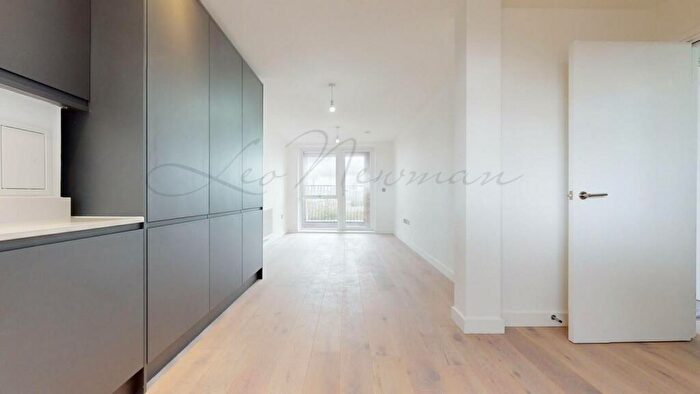 2 Bedroom Flat To Rent In Caroline Street, Limehouse, ’, E1